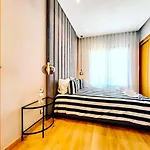 Design Apartment Champs-Elysees